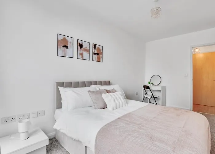 Graceful Stays - Self Contained Spacious 2 Bed Apartment Stratford